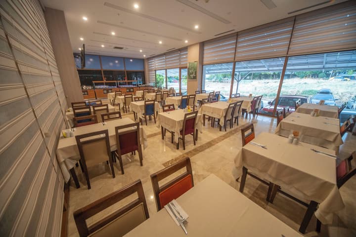 Grand Itimat Hotel