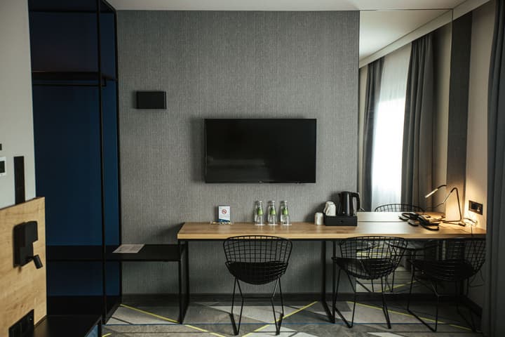 Air Hotel