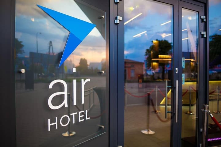 Air Hotel