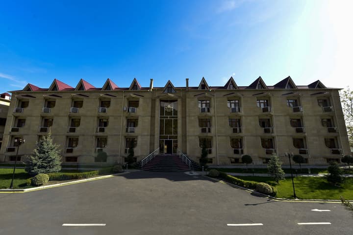 Qebele Yeddı Gozel Hotel