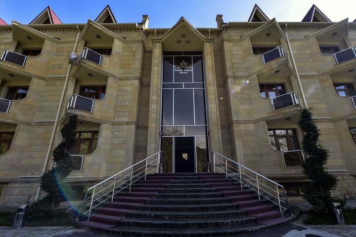 Qebele Yeddı Gozel Hotel