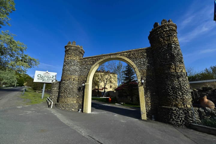 Qebele Yeddı Gozel Hotel