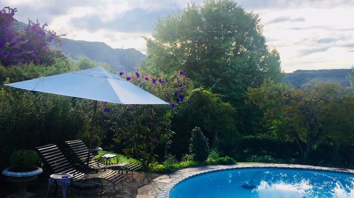 Cathkin Cottage B&B