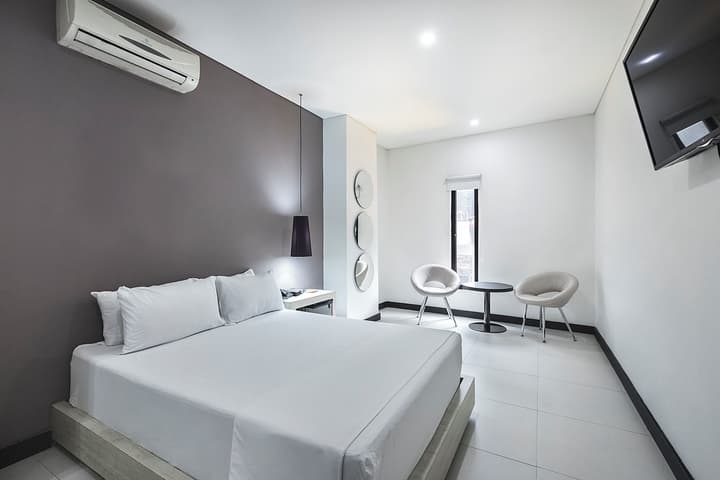 47 Luxury Downtown and Rooftop Hotel