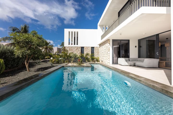 Coral Estate Luxury Resort