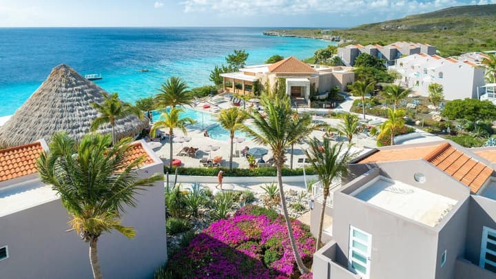 Coral Estate Luxury Resort