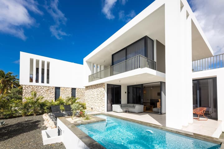 Coral Estate Luxury Resort
