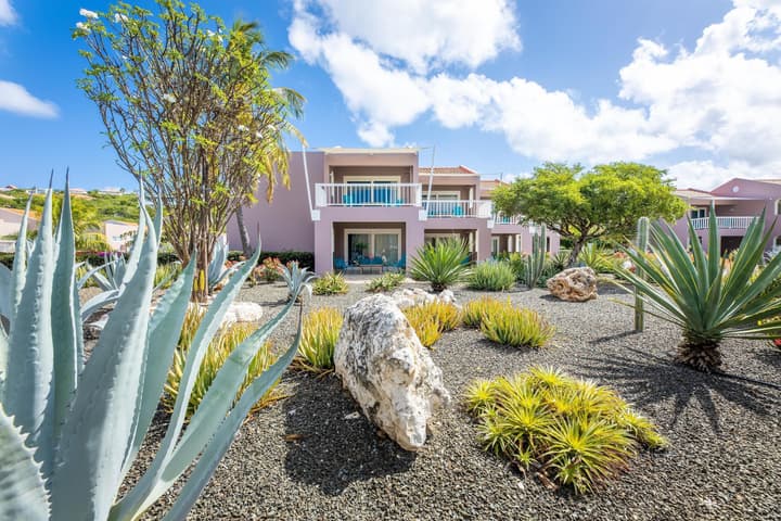 Coral Estate Luxury Resort