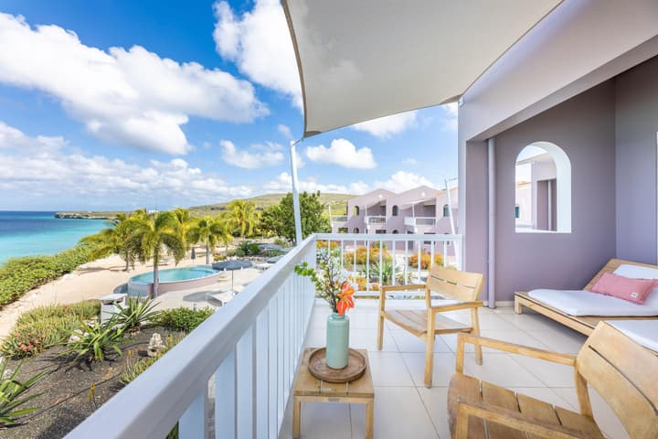 Coral Estate Luxury Resort