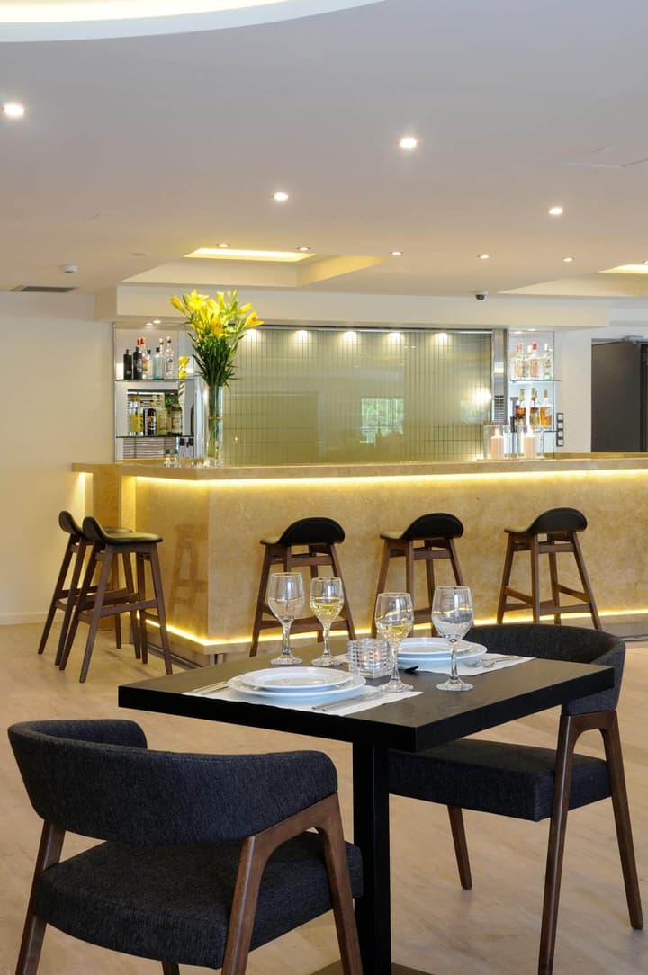 Athens Avenue Hotel