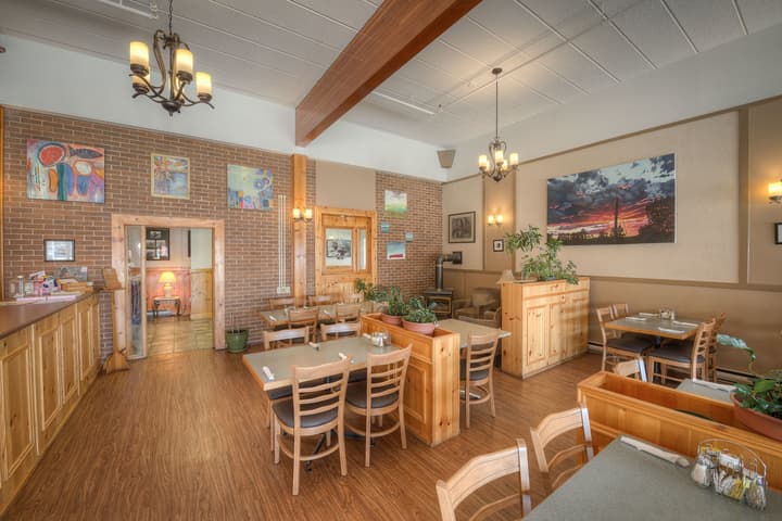 Claymore inn & Suites