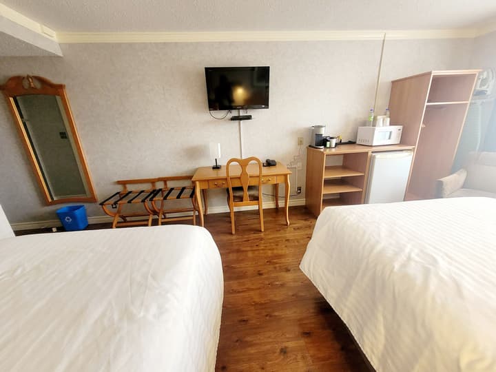 Claymore inn & Suites