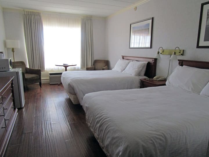 Claymore inn & Suites