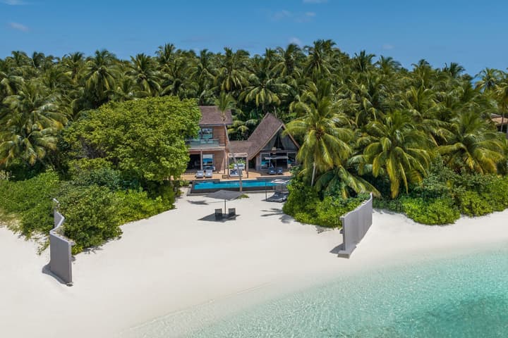 The St. Regis Maldives Vommuli Resort