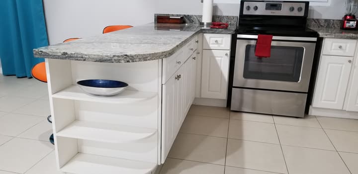 New Kingston Guest Apartment at Donhead