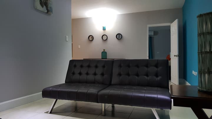 New Kingston Guest Apartment at Donhead