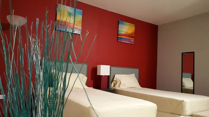 New Kingston Guest Apartment at Donhead