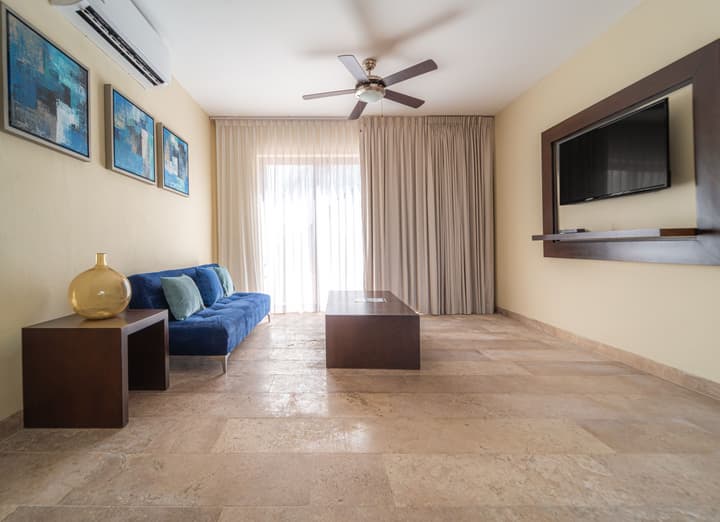 Grand Marina Hotel