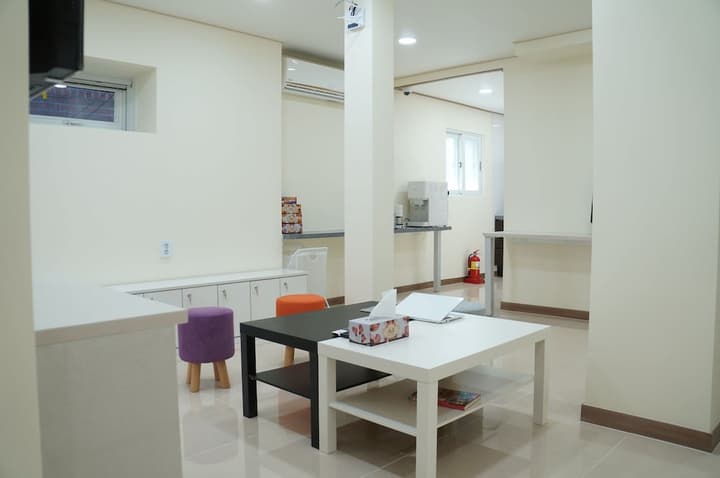 I-House