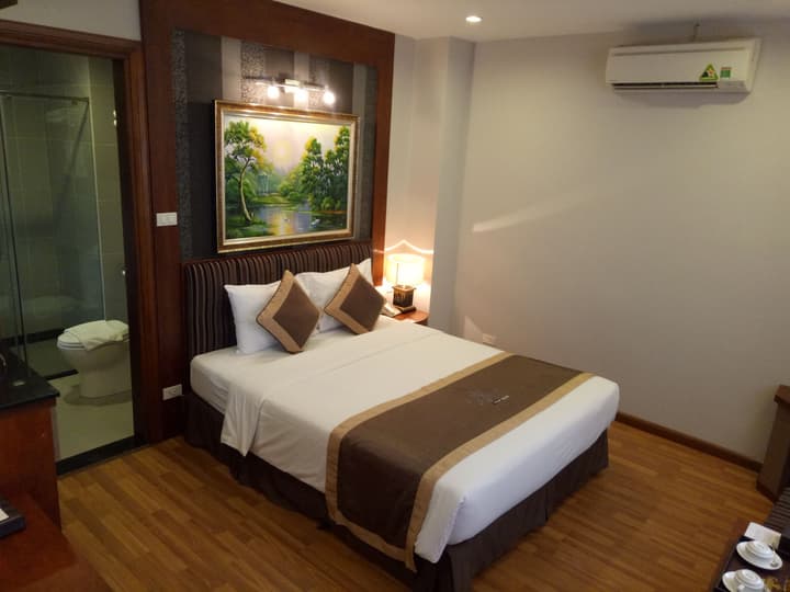 Gallant Hotel