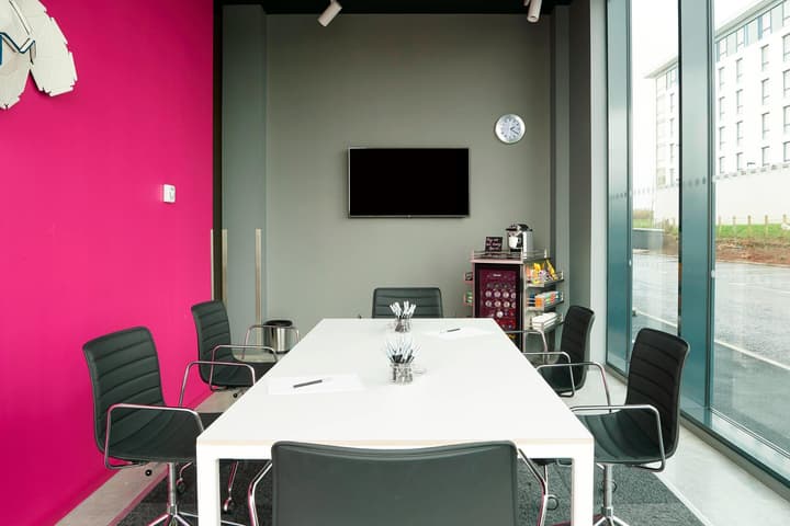 Moxy Aberdeen Airport