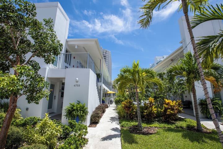 Waterside Hotel and Suites
