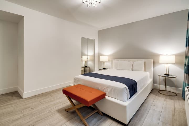 Waterside Hotel and Suites