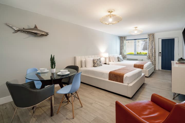 Waterside Hotel and Suites