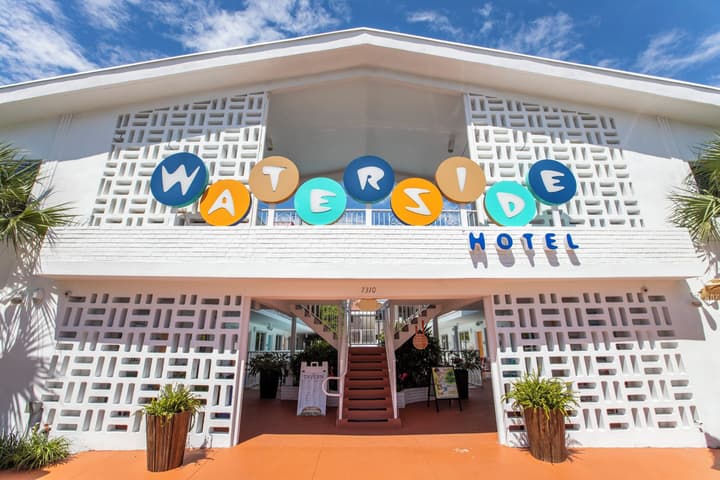 Waterside Hotel and Suites