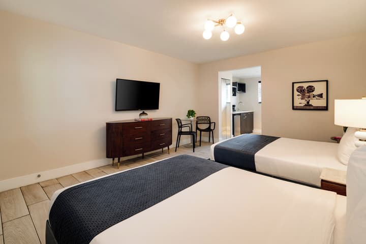 Waterside Hotel and Suites