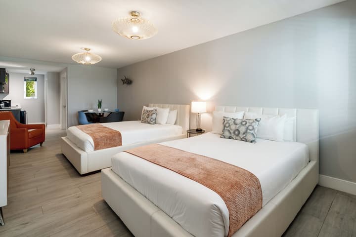 Waterside Hotel and Suites
