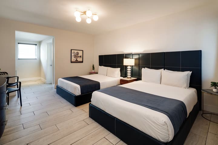 Waterside Hotel and Suites