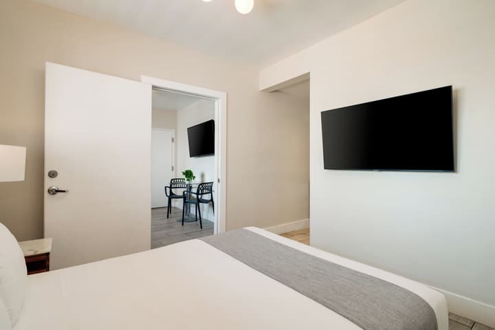 Waterside Hotel and Suites