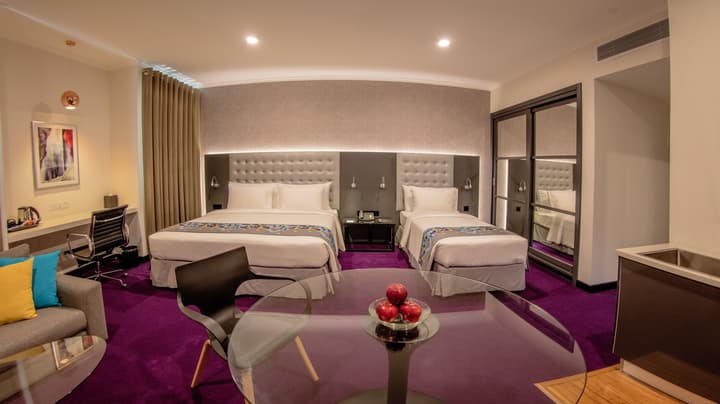 Fairway Colombo - Sri Lanka's First Hotel With Robot Technology