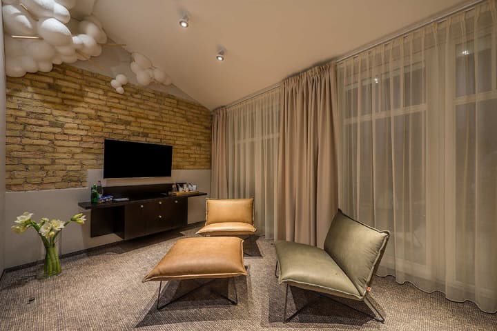 Artagonist Art Hotel