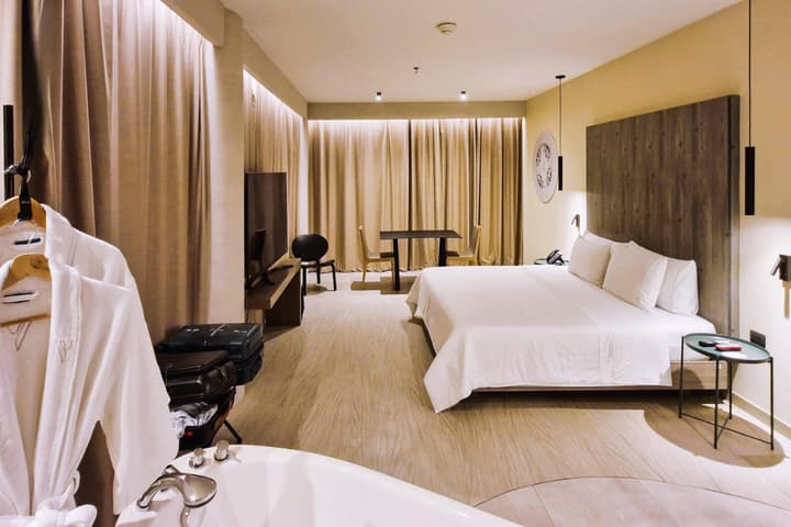 V Grand Hotel, a member of Radisson Individuals