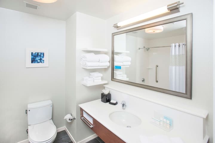 Hampton Inn & Suites LAX El Segundo