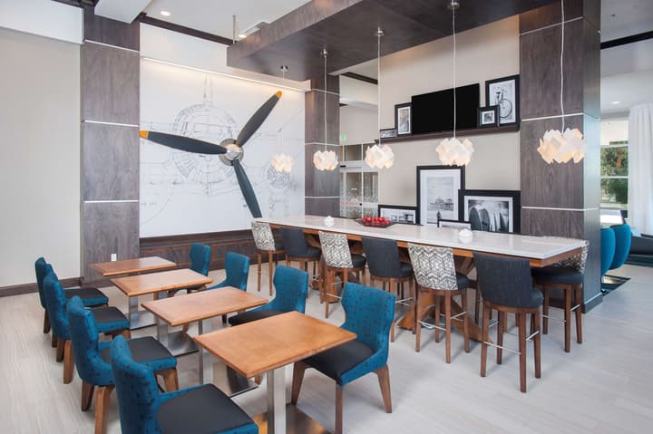 Hampton Inn & Suites LAX El Segundo