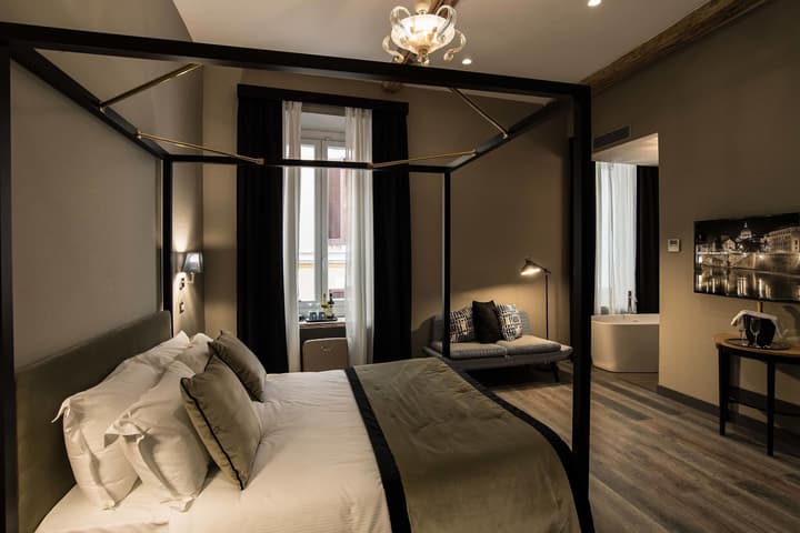 Colonna Suite del Corso