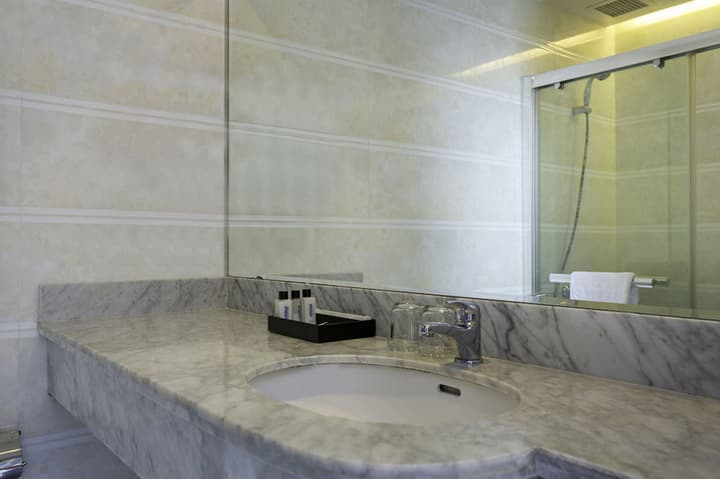 Calista Sai Gon Hotel