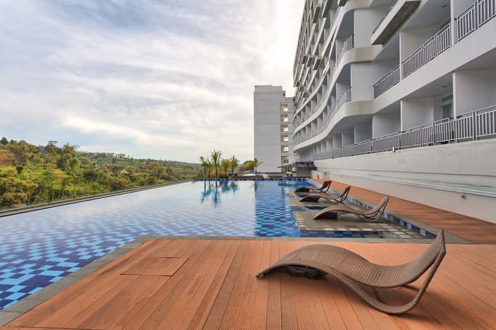 Le Eminence Hotel Convention & Resort Ciloto - Puncak