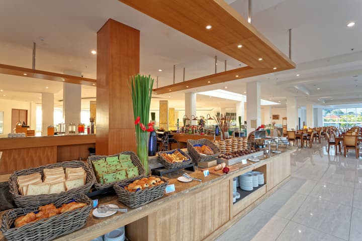 Le Eminence Hotel Convention & Resort Ciloto - Puncak