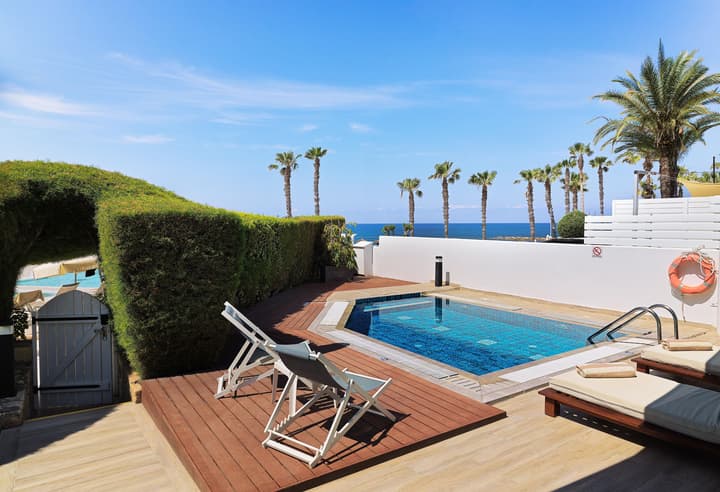 Leonardo Plaza Cypria Maris Beach Hotel & Spa