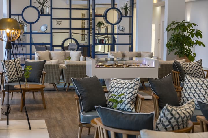 Leonardo Plaza Cypria Maris Beach Hotel & Spa