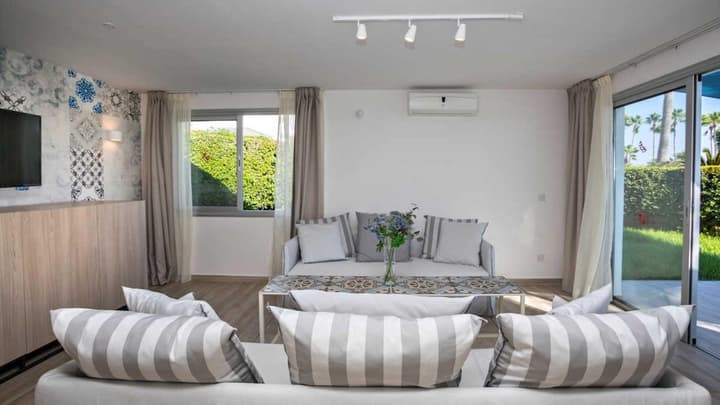 Leonardo Plaza Cypria Maris Beach Hotel & Spa