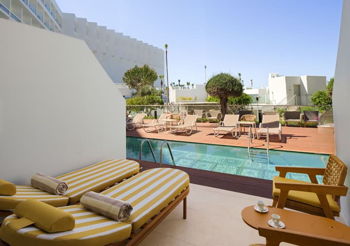Leonardo Plaza Cypria Maris Beach Hotel & Spa