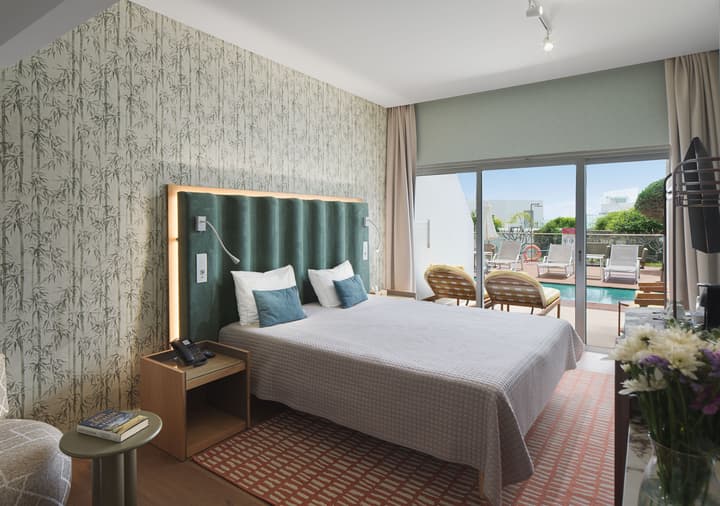 Leonardo Plaza Cypria Maris Beach Hotel & Spa