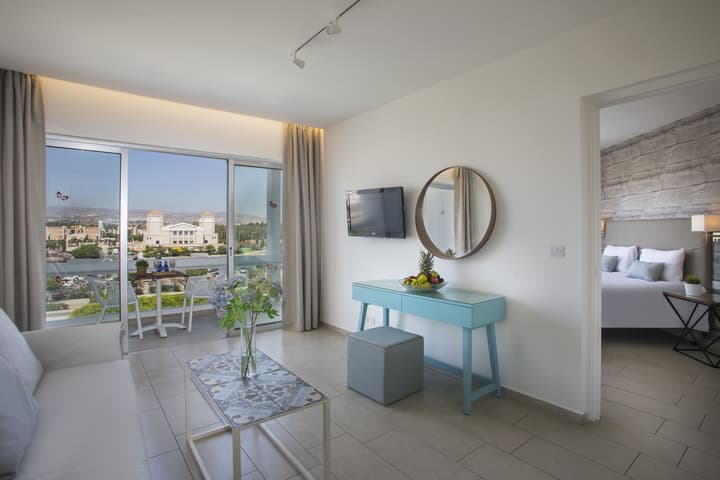 Leonardo Plaza Cypria Maris Beach Hotel & Spa