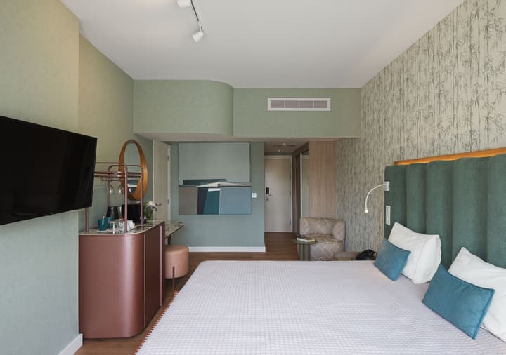 Leonardo Plaza Cypria Maris Beach Hotel & Spa