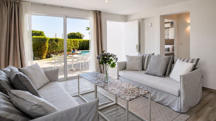 Leonardo Plaza Cypria Maris Beach Hotel & Spa